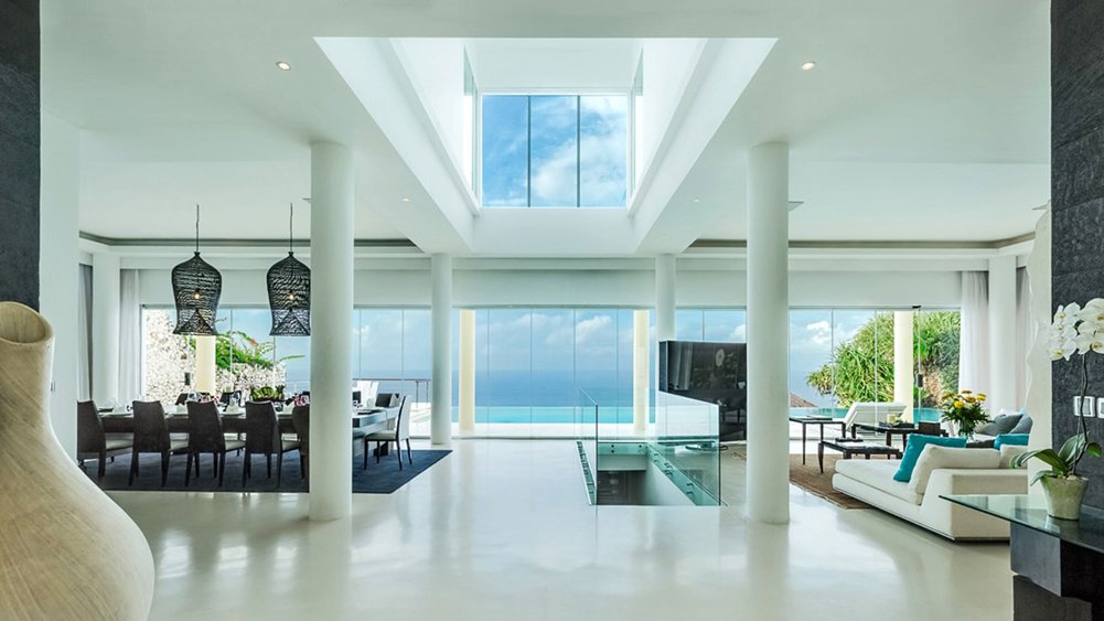 Grand Cliff Front Residence - Living room heart